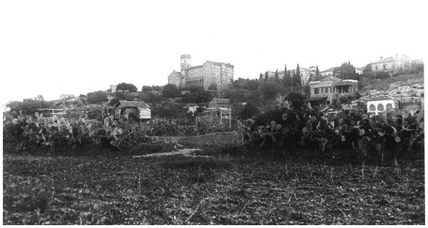 الجامعة الامريكية في بيروت- الصورة عام 1902 أ جامعة الامريكية ببيروت 1902